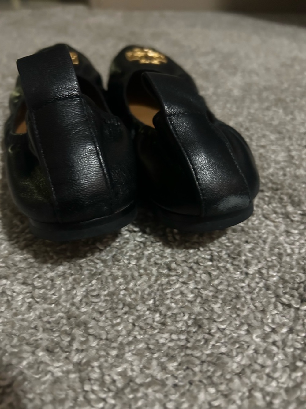 Tory Burch Black Leather Flats with Gold Logo Emblem - Picture 4 of 6